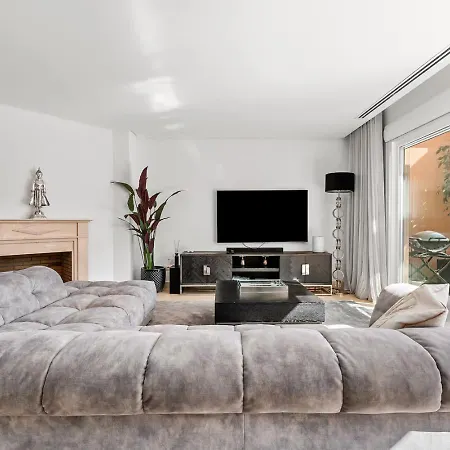 Luxury Seaview In Located In A Secure Gated Community With Swimming Pool And Large Terrace Perfect For Families Visiting And Puerto Banus Διαμέρισμα Μαρμπέλλα
