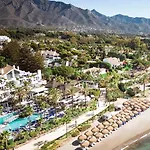Apartment Luxury Seaview In Located In A Secure Gated Community With Swimming Pool And Large Terrace Perfect For Families Visiting And Puerto Banus
