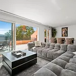 Luxury Seaview In Located In A Secure Gated Community With Swimming Pool And Large Terrace Perfect For Families Visiting And Puerto Banus