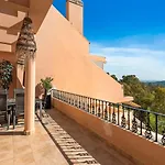 Luxury Seaview In Located In A Secure Gated Community With Swimming Pool And Large Terrace Perfect For Families Visiting And Puerto Banus Apartment Marbella