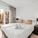 Apartment Luxury Seaview In Located In A Secure Gated Community With Swimming Pool And Large Terrace Perfect For Families Visiting And Puerto Banus