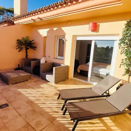 Luxury Seaview In Located In A Secure Gated Community With Swimming Pool And Large Terrace Perfect For Families Visiting And Puerto Banus *