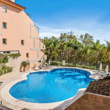 Luxury Seaview In Located In A Secure Gated Community With Swimming Pool And Large Terrace Perfect For Families Visiting And Puerto Banus