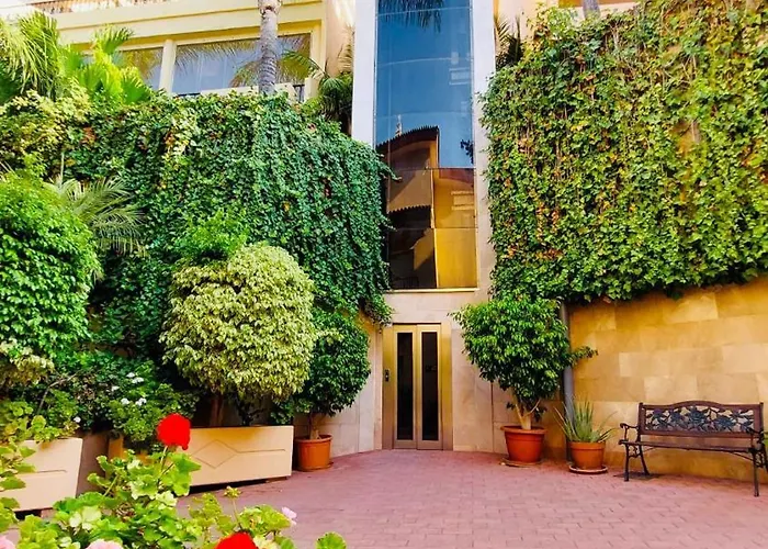 Luxury Seaview In Located In A Secure Gated Community With Swimming Pool And Large Terrace Perfect For Families Visiting And Puerto Banus * Marbella