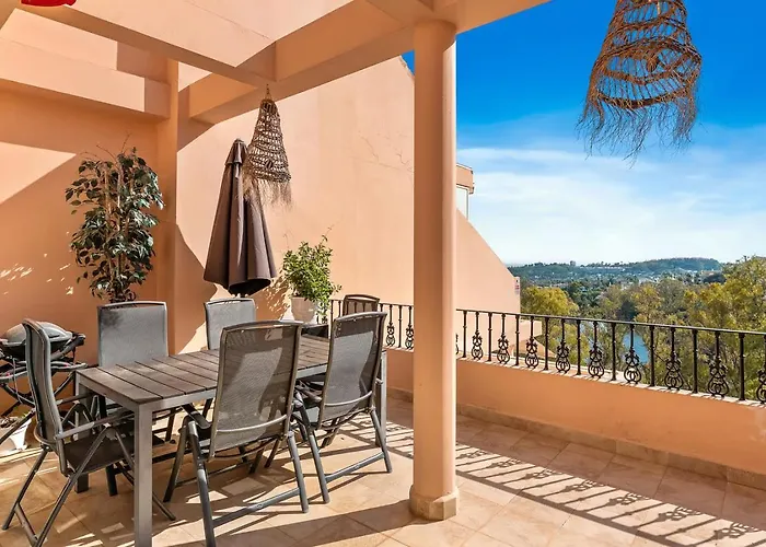 Luxury Seaview In Located In A Secure Gated Community With Swimming Pool And Large Terrace Perfect For Families Visiting And Puerto Banus * Marbella