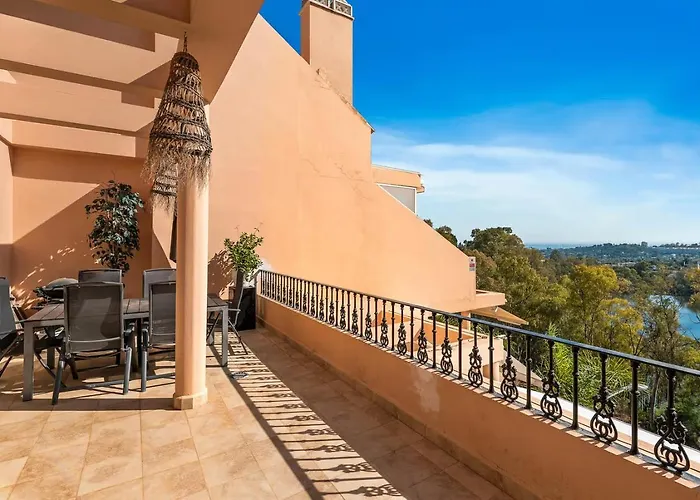 Luxury Seaview In Located In A Secure Gated Community With Swimming Pool And Large Terrace Perfect For Families Visiting And Puerto Banus Apartment Marbella