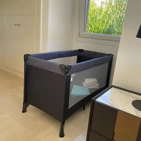 Luxury Seaview In Located In A Secure Gated Community With Swimming Pool And Large Terrace Perfect For Families Visiting And Puerto Banus * מארבלה