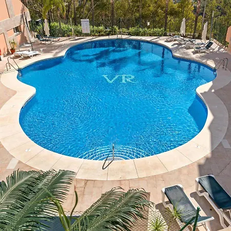 Apartament Luxury Seaview In Located In A Secure Gated Community With Swimming Pool And Large Terrace Perfect For Families Visiting And Puerto Banus Marbella