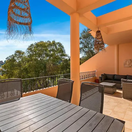 Luxury Seaview In Located In A Secure Gated Community With Swimming Pool And Large Terrace Perfect For Families Visiting And Puerto Banus *