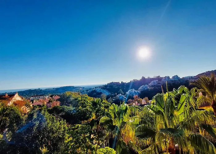 Luxury Seaview In Located In A Secure Gated Community With Swimming Pool And Large Terrace Perfect For Families Visiting And Puerto Banus *