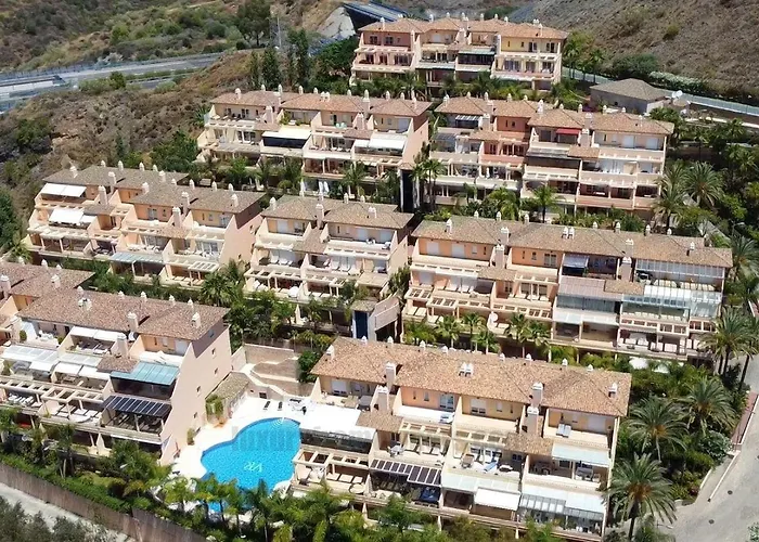 Luxury Seaview In Located In A Secure Gated Community With Swimming Pool And Large Terrace Perfect For Families Visiting And Puerto Banus Apartmán