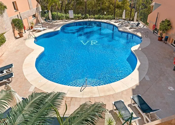 Apartament Luxury Seaview In Located In A Secure Gated Community With Swimming Pool And Large Terrace Perfect For Families Visiting And Puerto Banus Marbella
