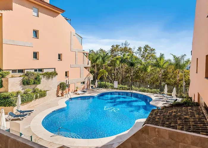Luxury Seaview In Located In A Secure Gated Community With Swimming Pool And Large Terrace Perfect For Families Visiting And Puerto Banus